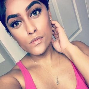 🎀MEET YOUR SELLER🎀